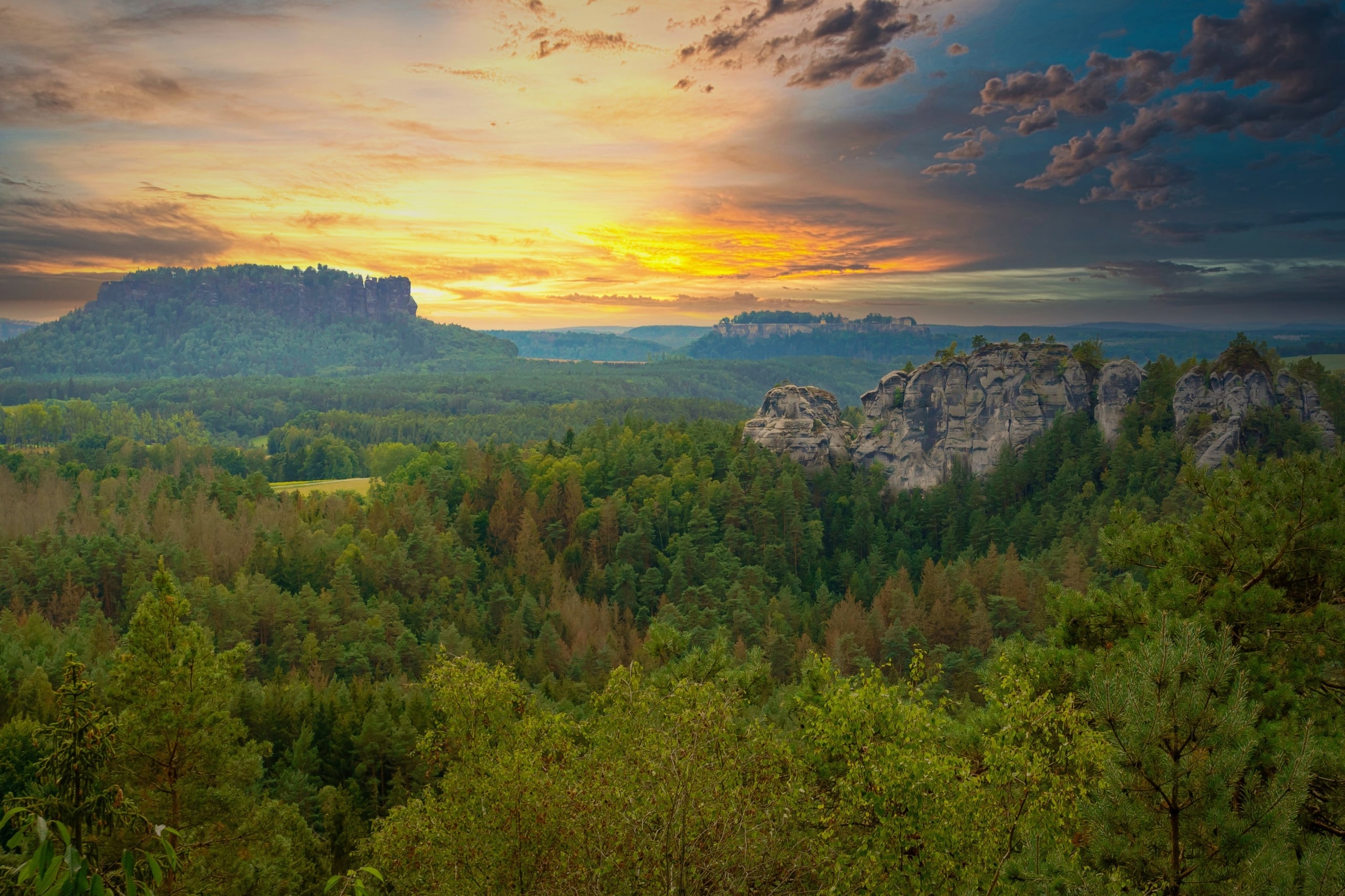 Die romantische Landschaft des Elbsandsteingebirges