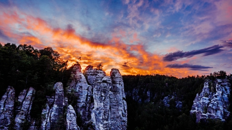 In welchem ​​Land liegt das Elbsandsteingebirge?
